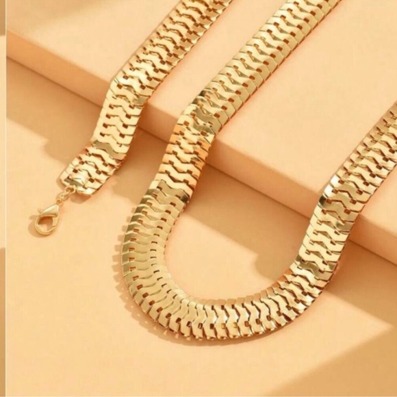 18k Gold Plated Necklace Bracelet Set, Two Piece Set, Exaggerated - Picture 3 of 4